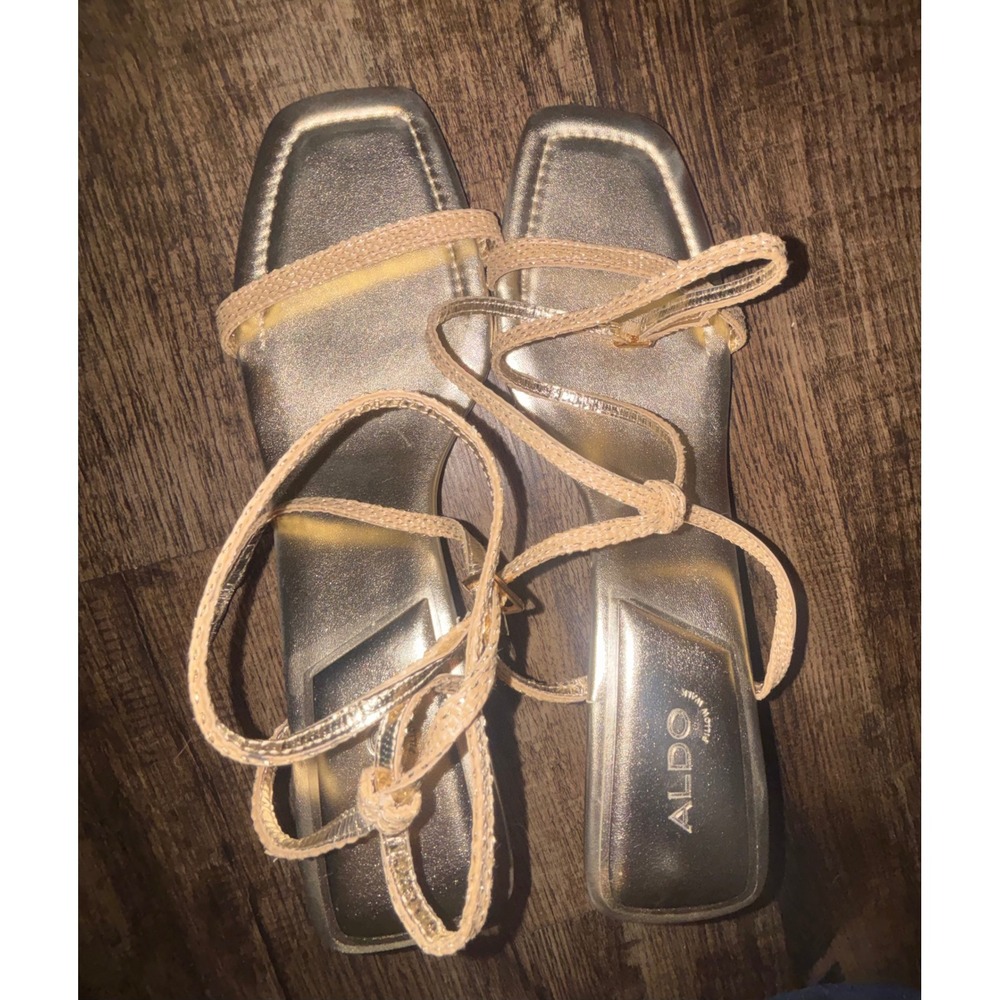 Aldo Pillow Walk Gold Metallic Strappy Lace Up Square Toe Kitten Heels Size 11
